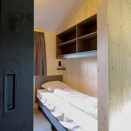 Nieuw!! De Luxe 4 Persoons Met Airco Campsite Oirsbeek